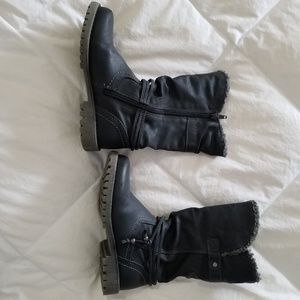 American Eagle boots youth size 13